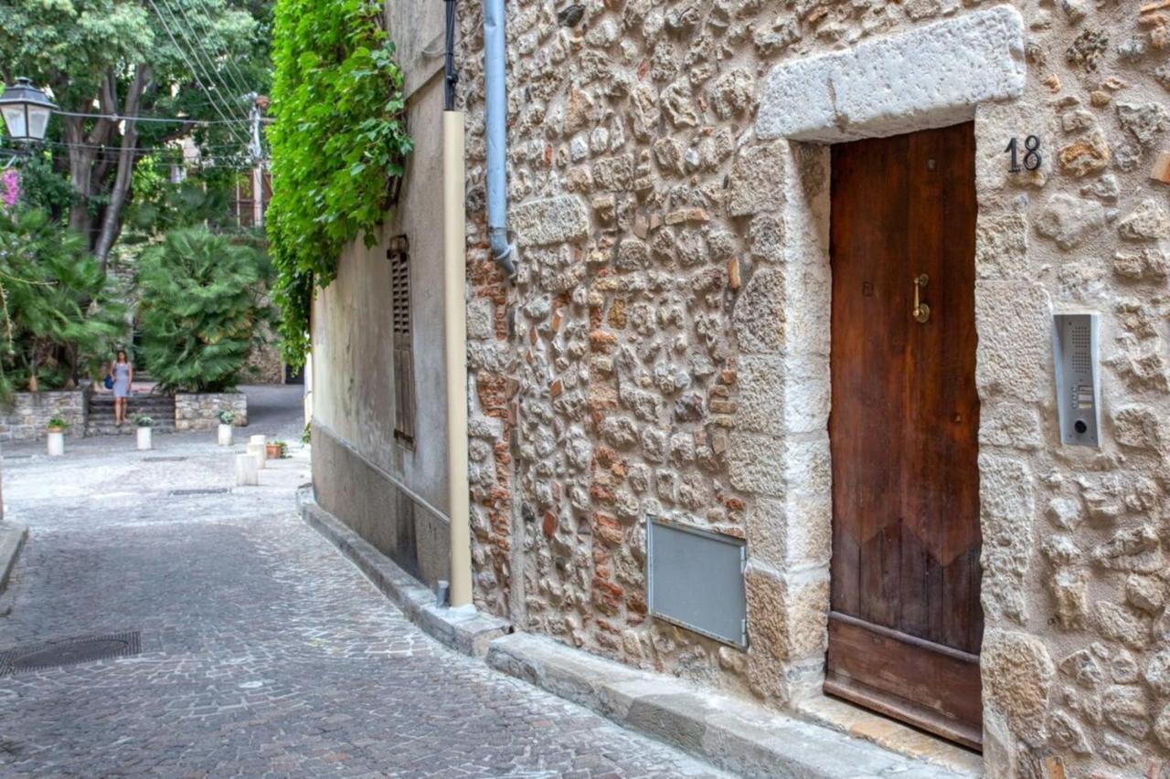2-Star Apartment Close To Beaches And All Amenities Antibes Exteriér fotografie